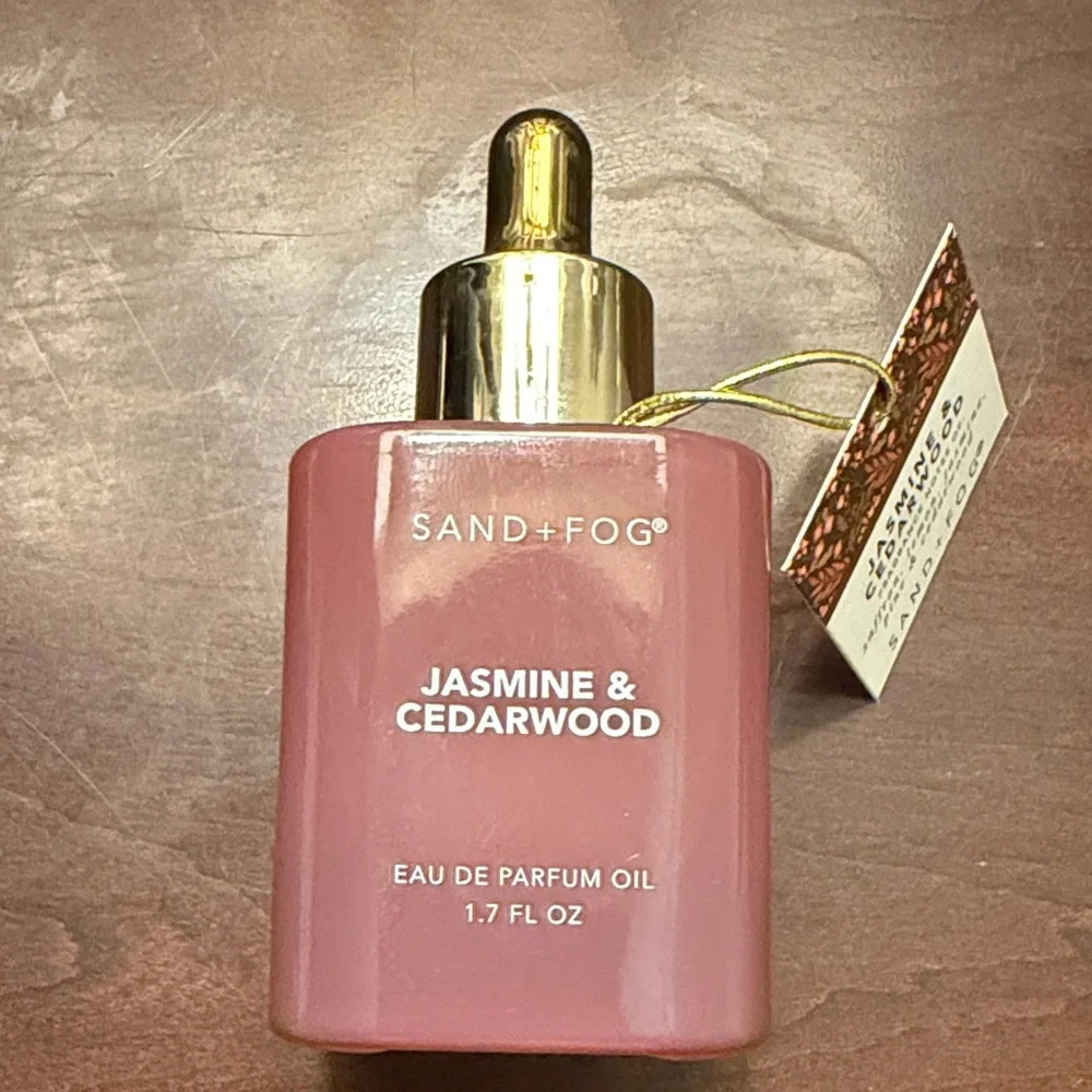 Sand + Fog Jasmine & Cedarwood Perfume Oil - Picture 1 of 3